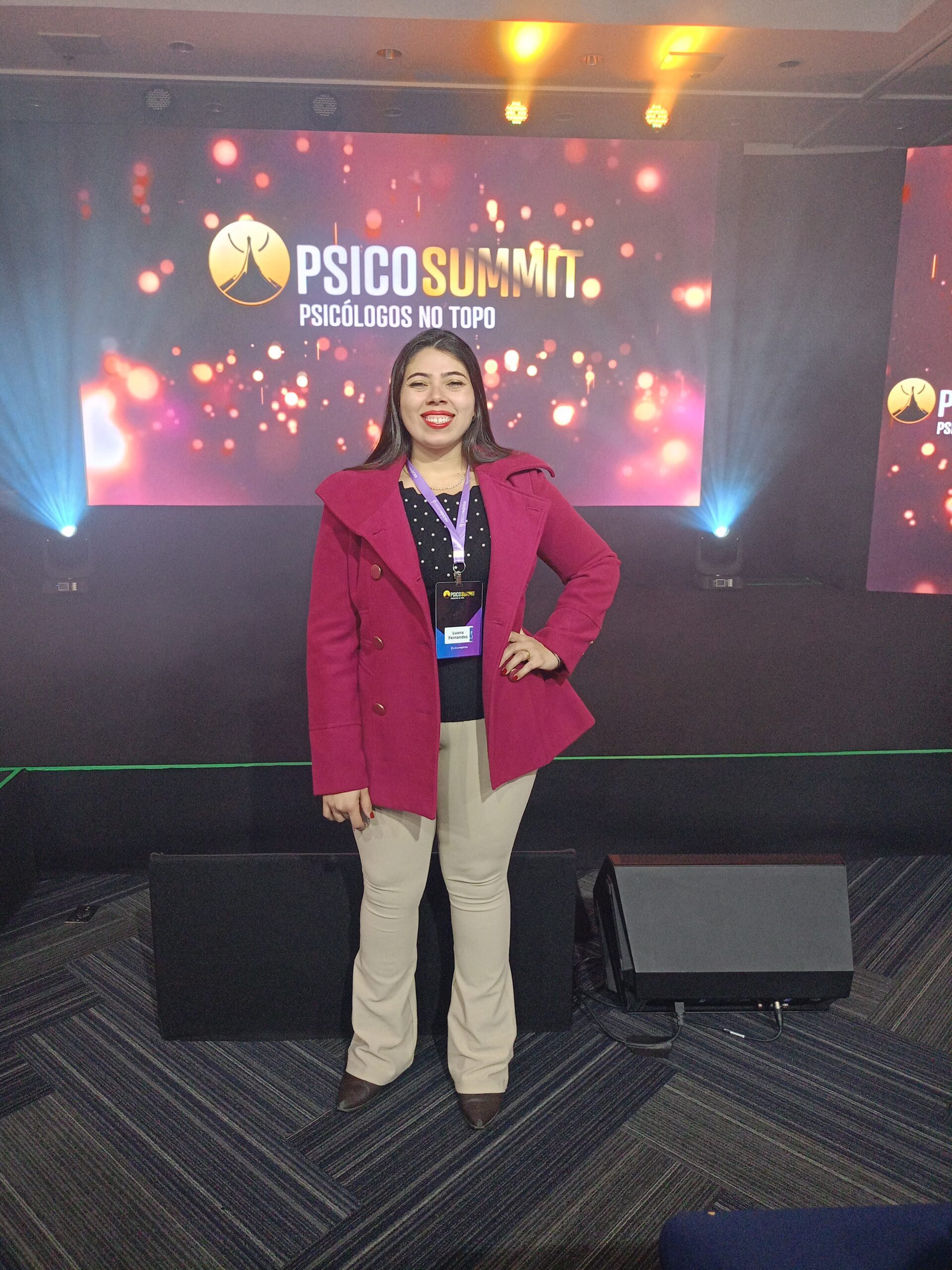 Psicóloga Luana no evento psicosummit